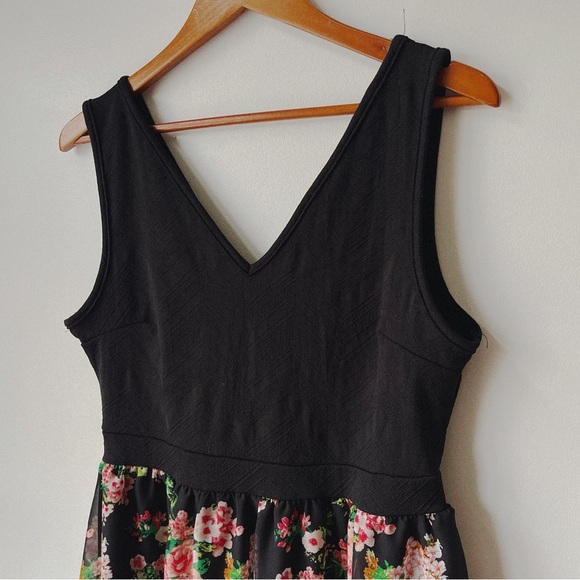 Vibe Sportswear Women's XL Black Floral Sleeveless A-Line Dress - Picture 3 of 5